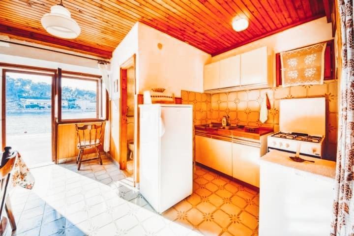 Mala Oaza Mira Appartement Povlja  Buitenkant foto